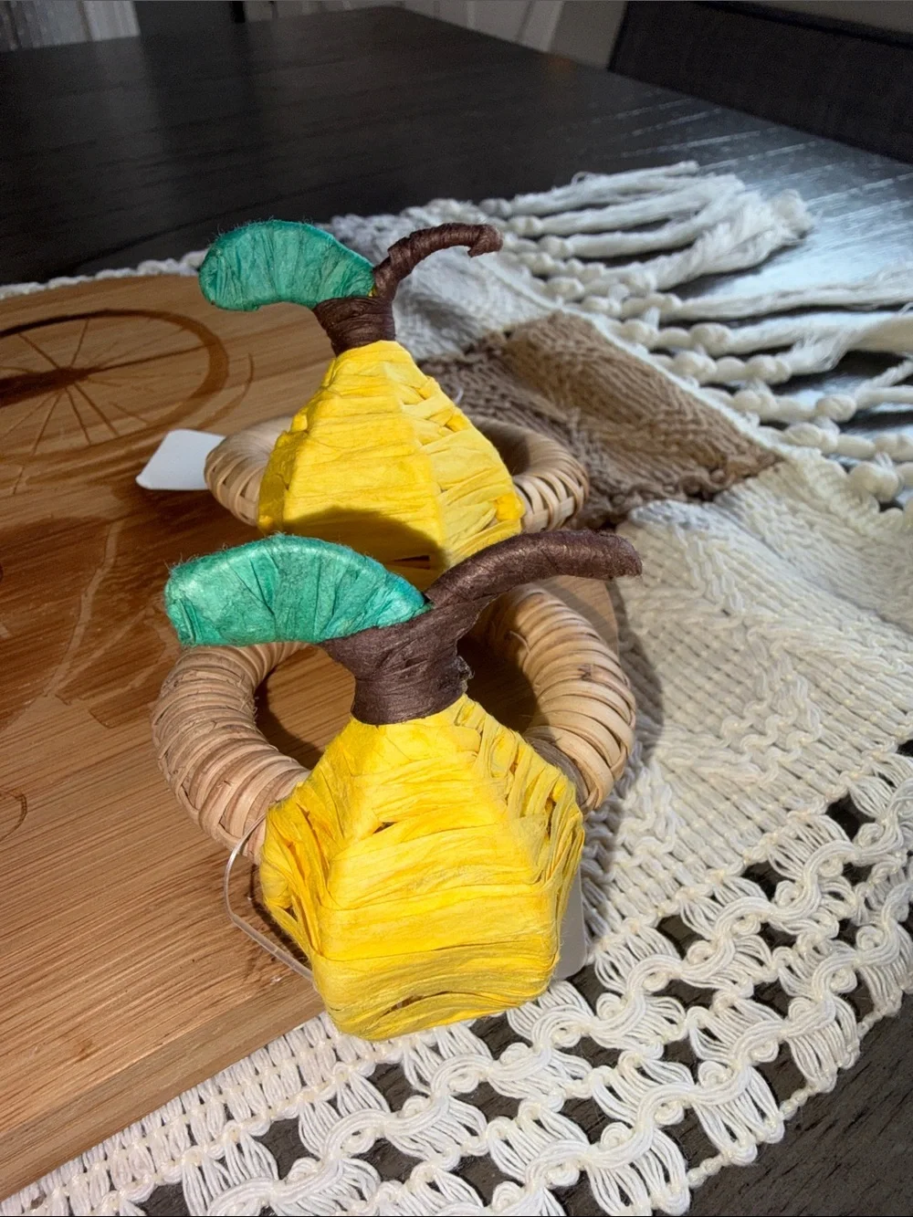 White Decorative Kitchen Napkins with Scalloped edges and 4 lemon napkins rings.